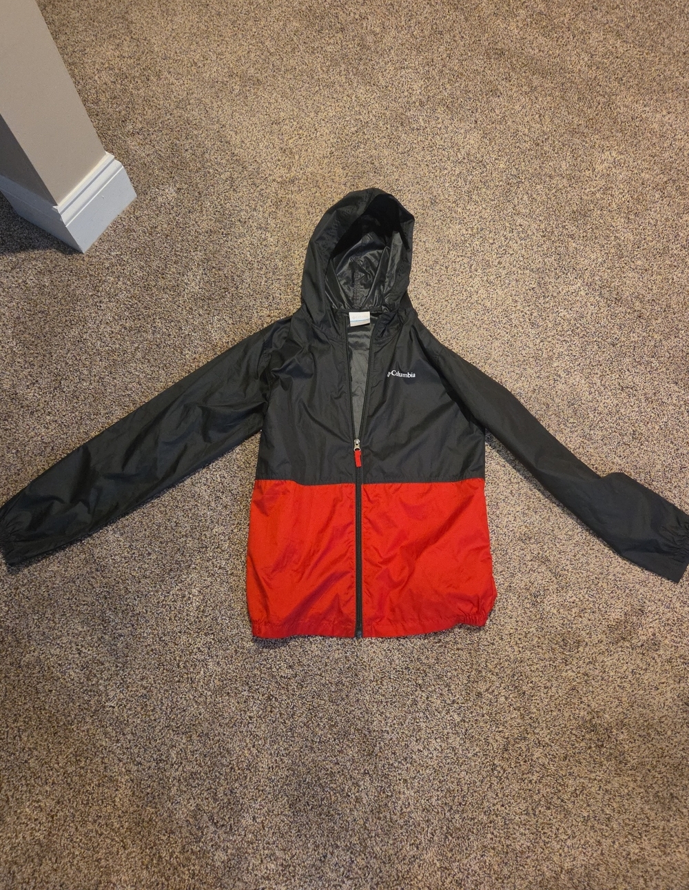 Columbia Kids Size Large Hooded Rain Jacket in Black and Red